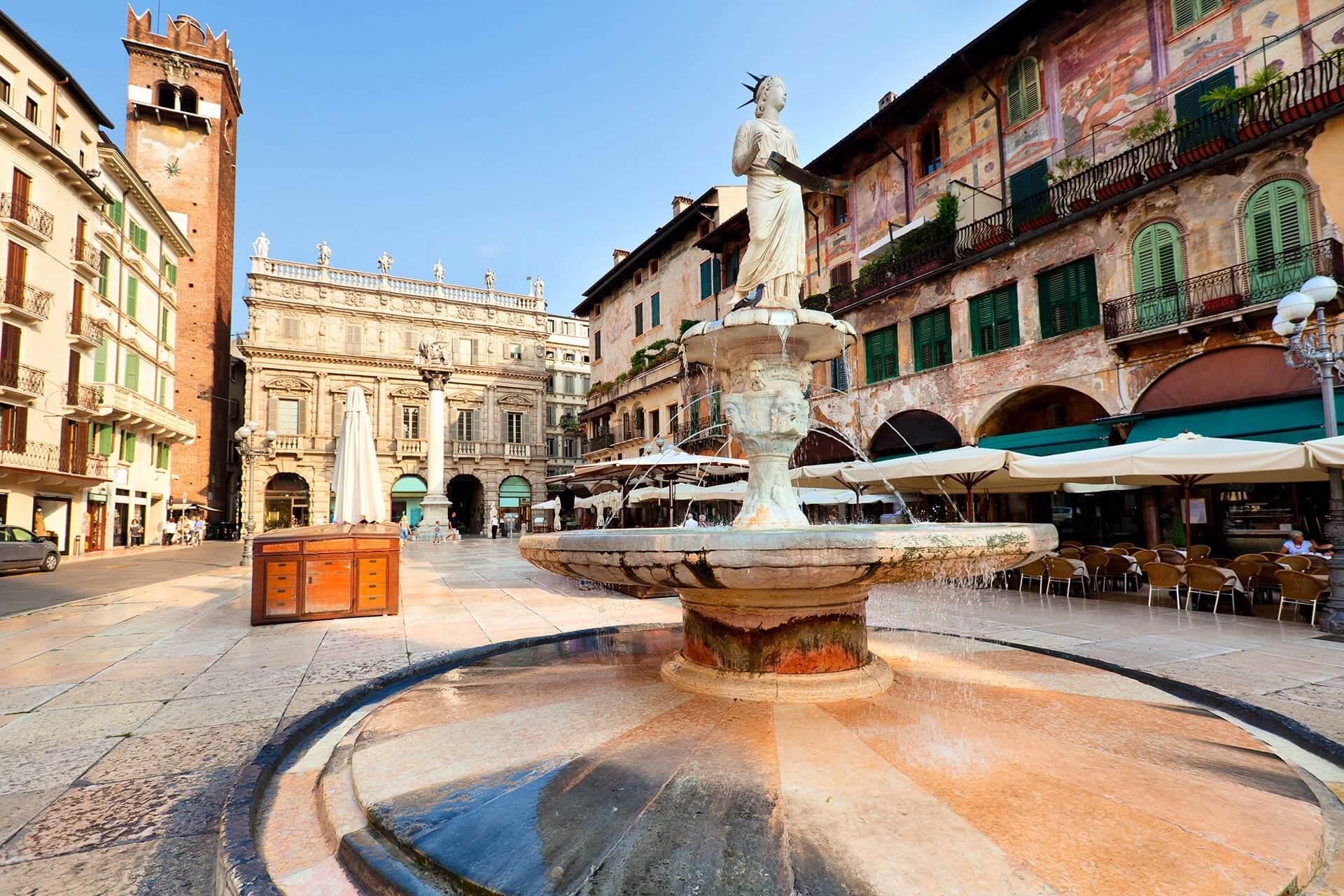 Piazza delle Erbe a Verona